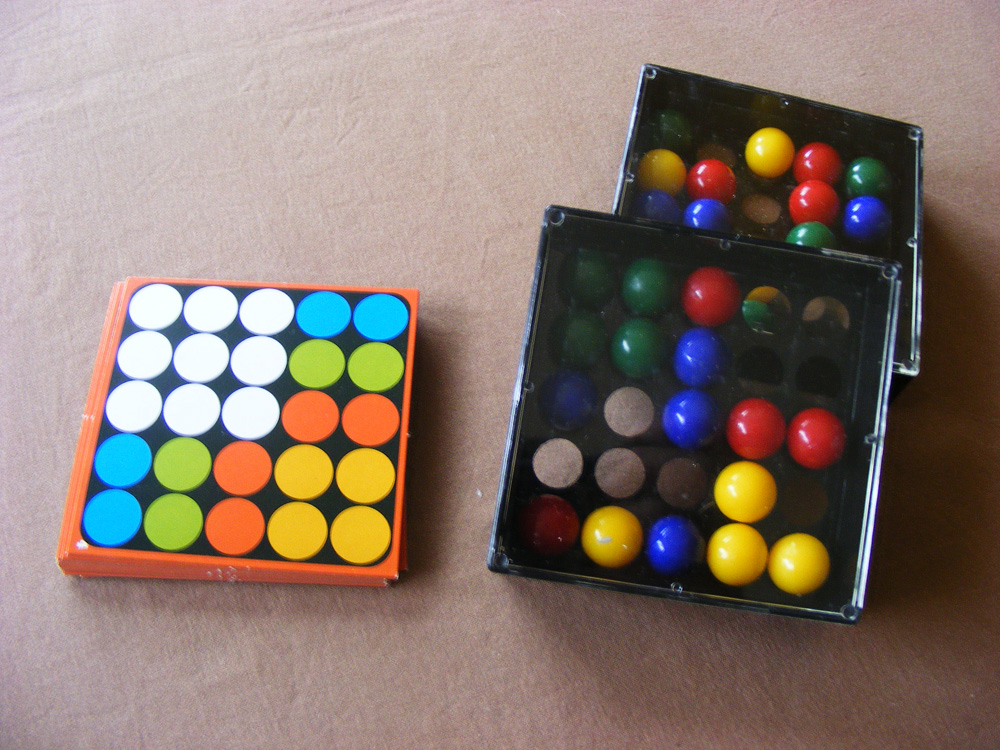 Doigts malin pour 2 joueurs, jeu de motricité des mains avec boules.